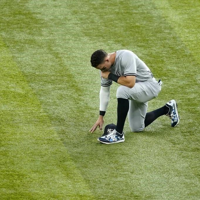 Yankees star Judge hits 62nd homer to break Maris' AL record